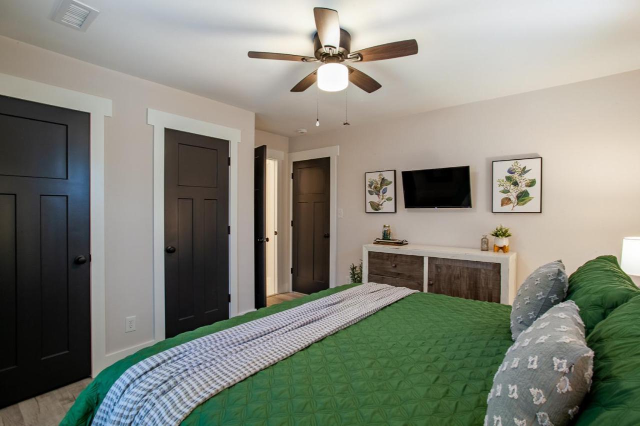 Blue Valley Inn - Hot Tub & Spacious Play Area! Νόξβιλ Εξωτερικό φωτογραφία