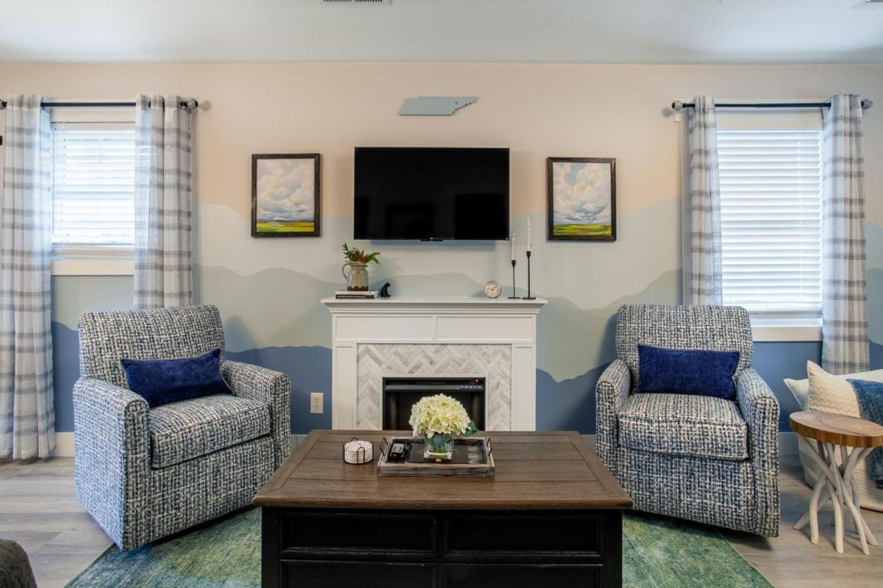 Blue Valley Inn - Hot Tub & Spacious Play Area! Νόξβιλ Εξωτερικό φωτογραφία